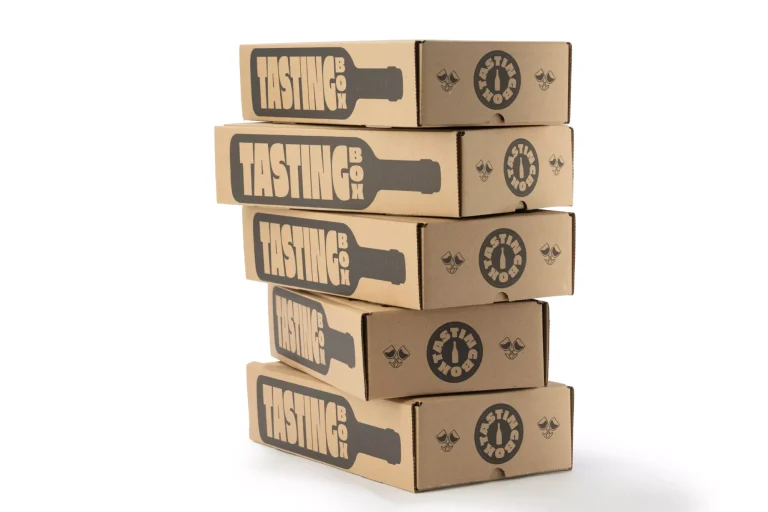 Une pile de box The Tasting Box